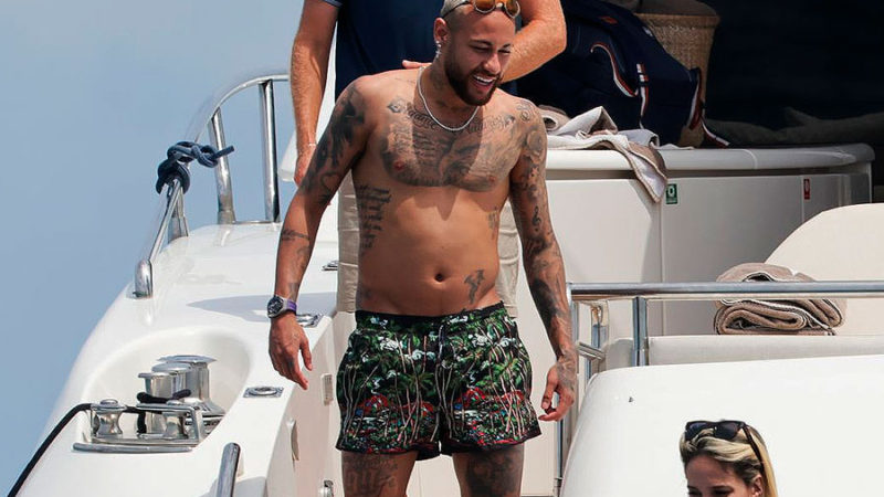 Neymar's state of form draws attention in Ibiza