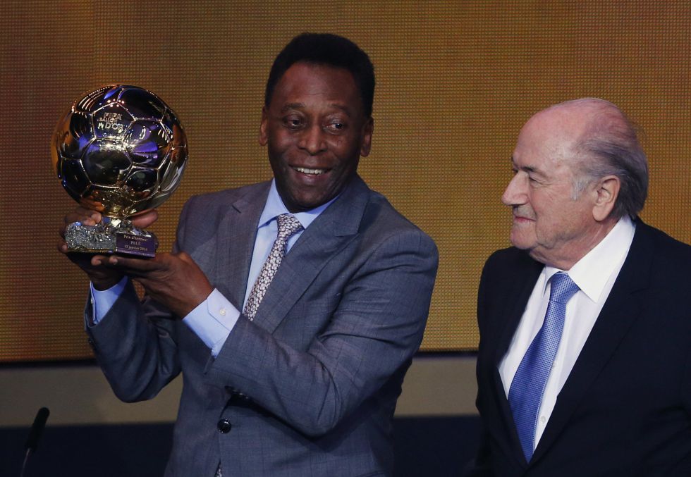 De cuando ‘O Rei’ ganó el primer Balón de Oro honorífico de la FIFA