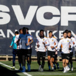 El Valencia se fija en el Barça para reforzar su defensa