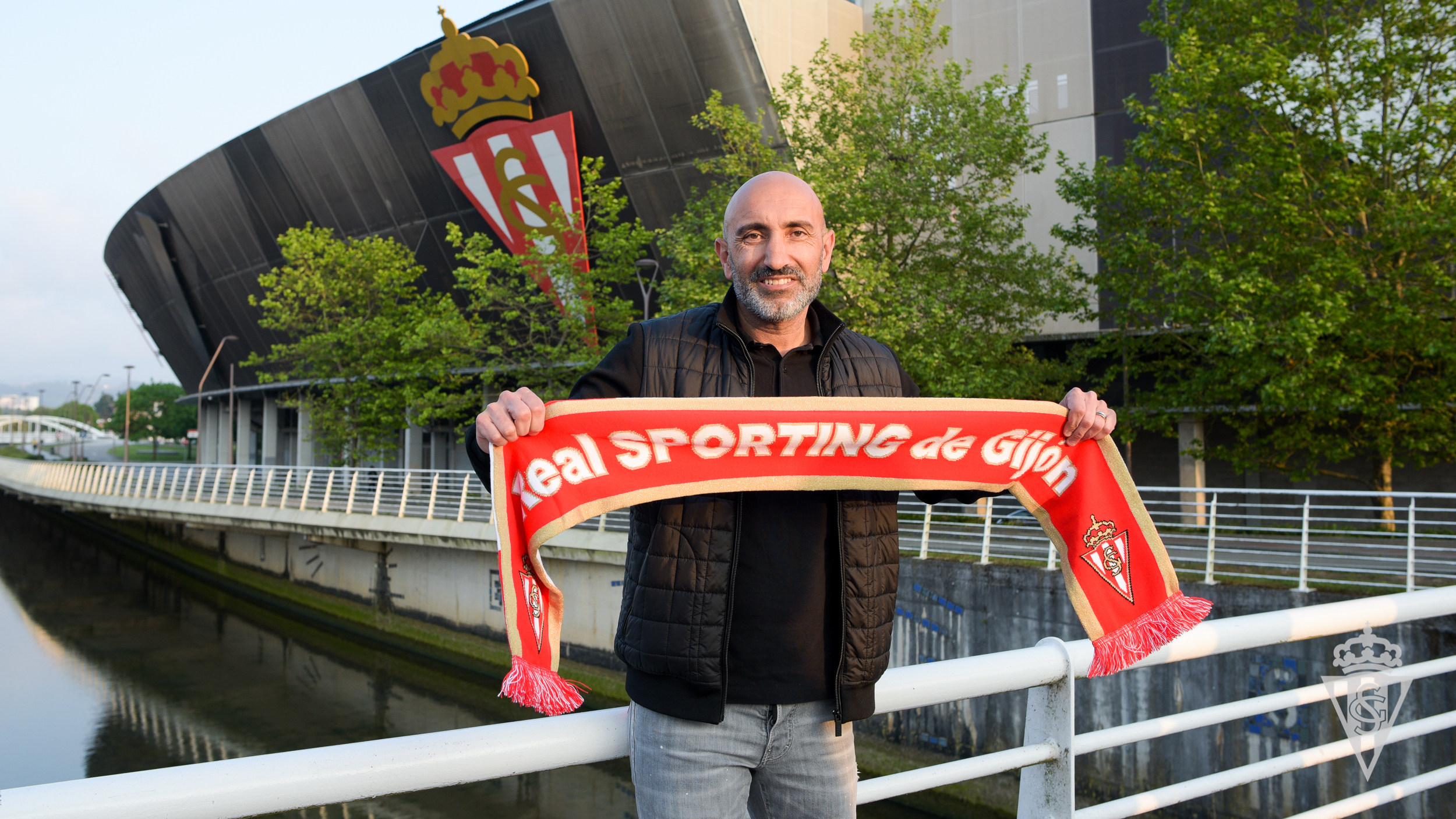 Abelardo al rescate de un crítico Sporting de Gijón
