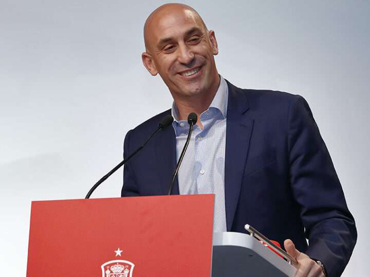 New problems for Luis Rubiales, accused of “hard kissing” an English player