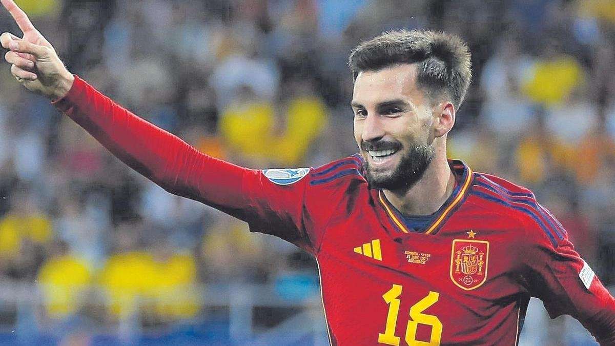 Alex Baena rompt avec l'Espagne et les copines pleuvent déjà